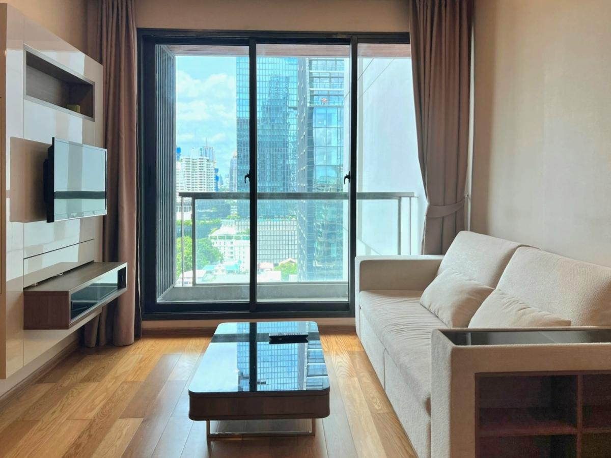 ขาย The Address Sathorn ราคา 6.9 MB. สนใจติดต่อ 092-6905445