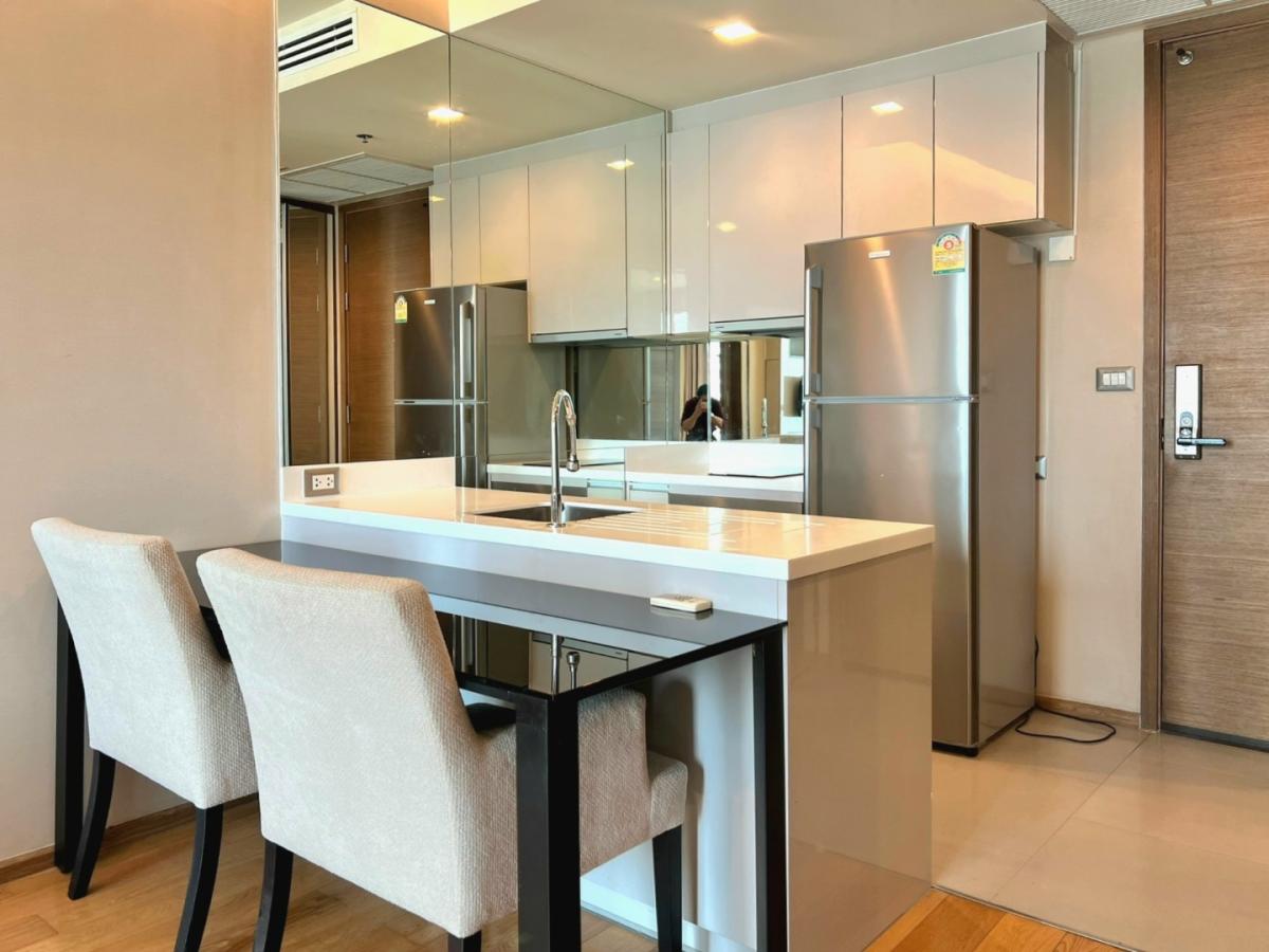 ขาย The Address Sathorn ราคา 6.9 MB. สนใจติดต่อ 092-6905445